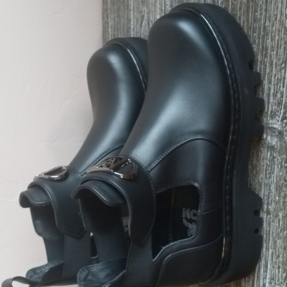 NIB MCM Women’s Mode Travia Open Ankle Boots in Calf Leather Size 37